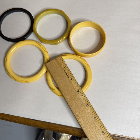 Vtg Bakelite Bangle Bracelets Craved Yellow Green TESTED MCM Retro Spacer Corn - Picture 10 of 16